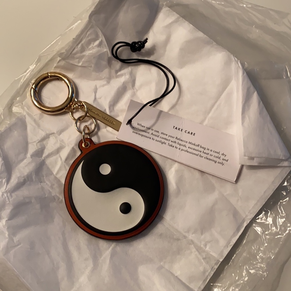 REBECCA MINKOFF ☯️ YIN YANG KEY RING. NWT
